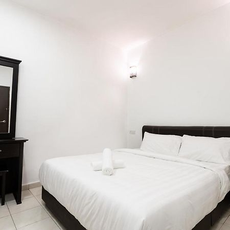 Ant Hotel Malacca Buitenkant foto