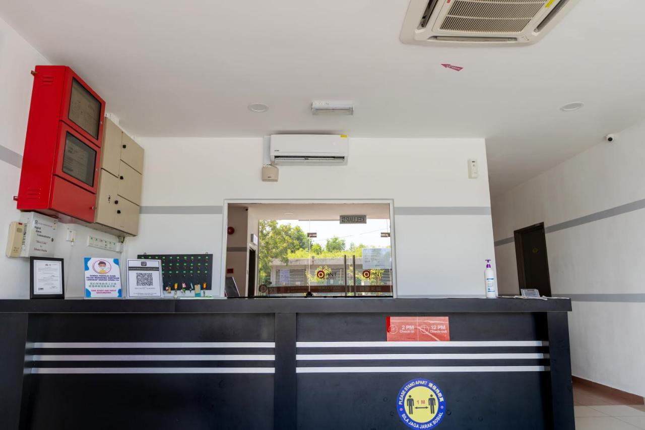 Ant Hotel Malacca Buitenkant foto