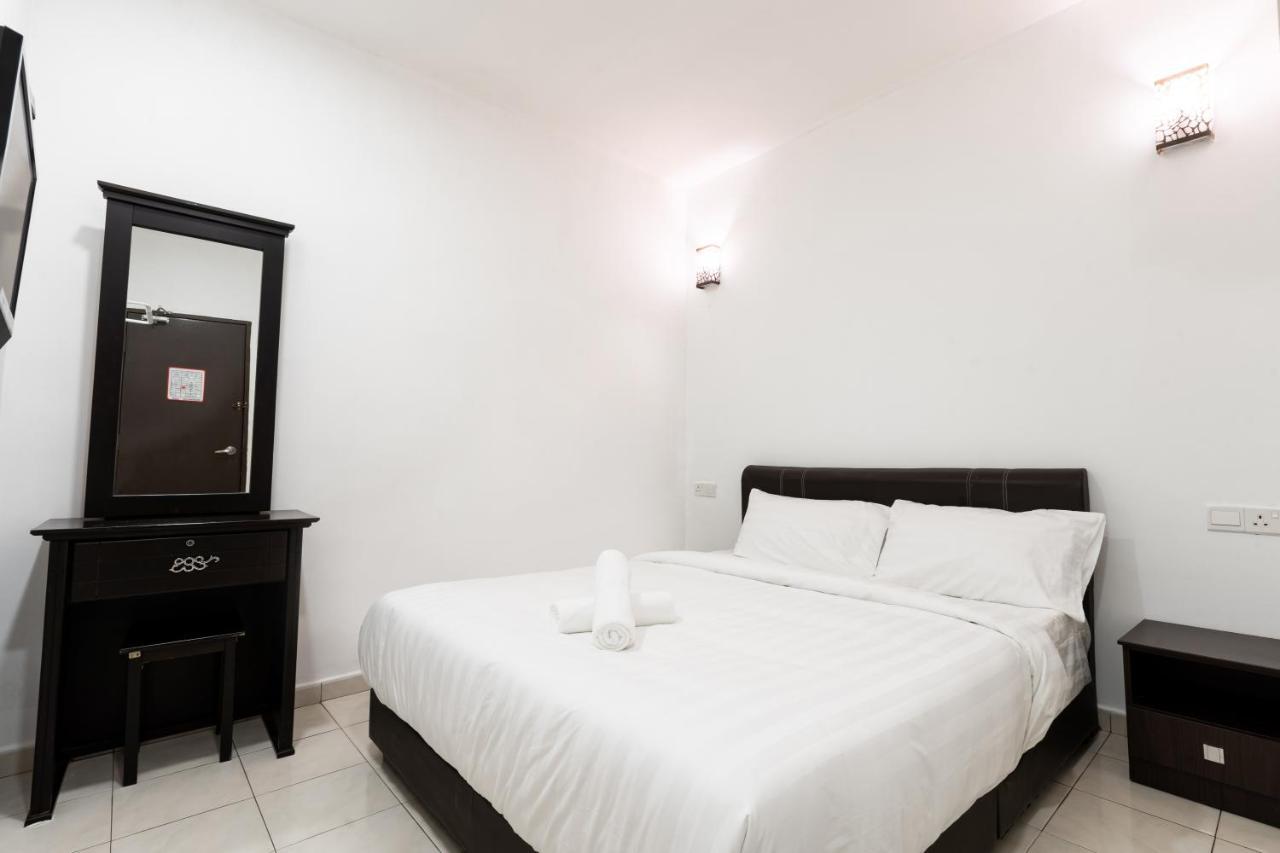 Ant Hotel Malacca Buitenkant foto