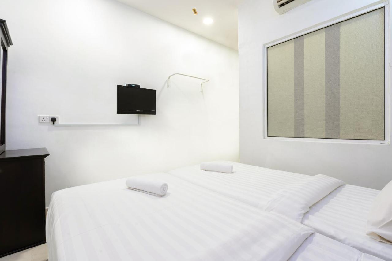 Ant Hotel Malacca Buitenkant foto