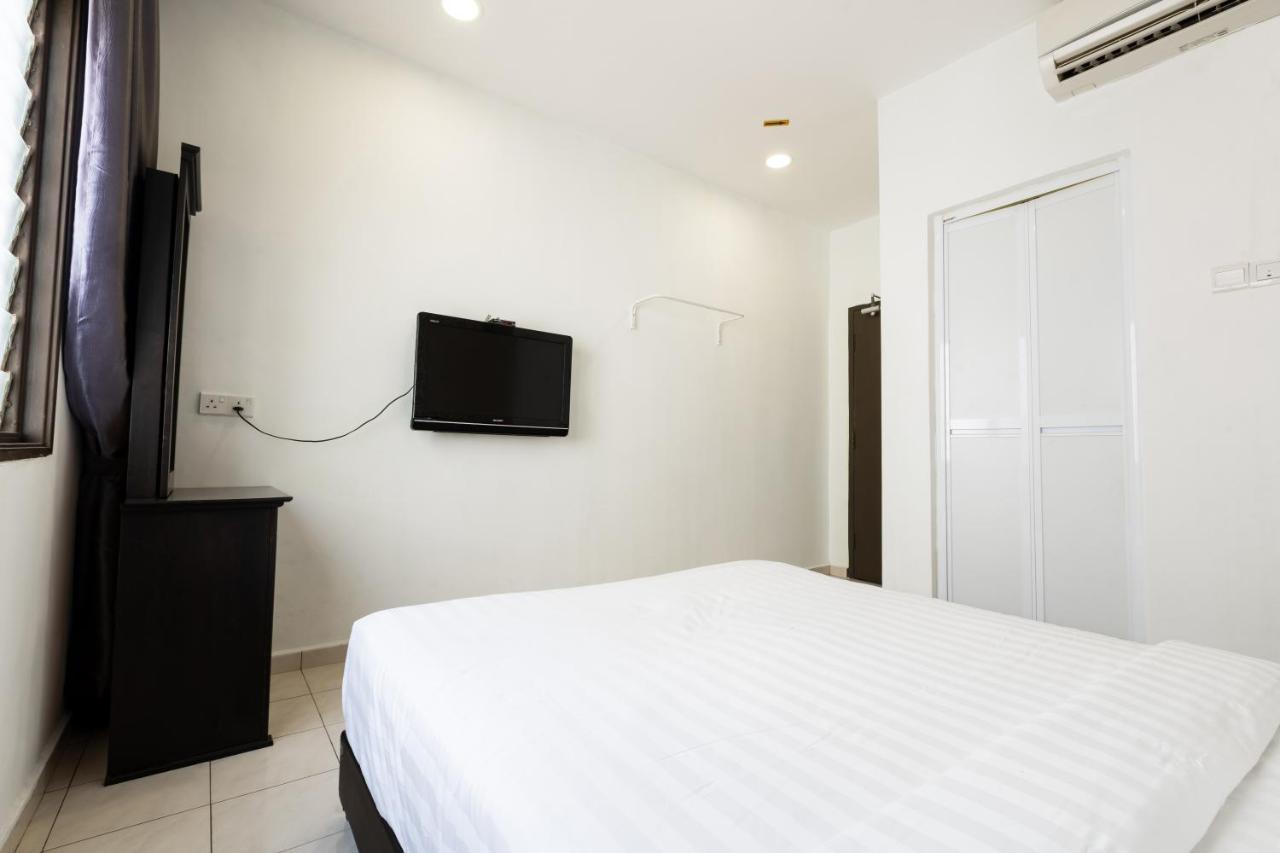 Ant Hotel Malacca Buitenkant foto