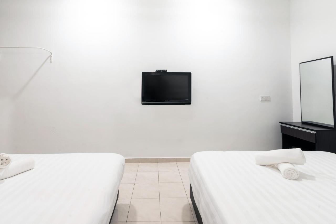 Ant Hotel Malacca Buitenkant foto