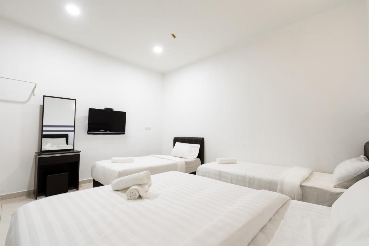 Ant Hotel Malacca Buitenkant foto
